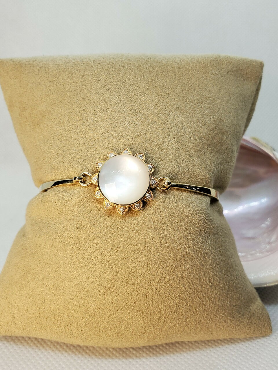 Kabana white mother of pearl diamond bracelet