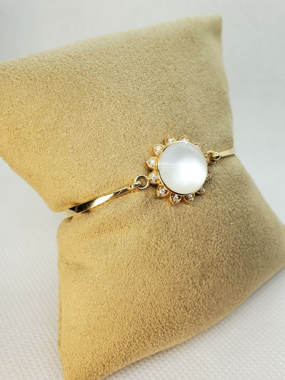 Kabana white mother of pearl diamond bracelet